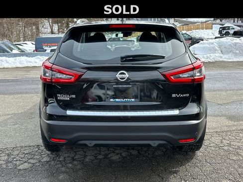 Used 2022 Nissan Rogue Sport SV image 3