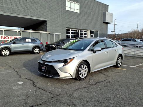 Certified 2023 Toyota Corolla LE image 3
