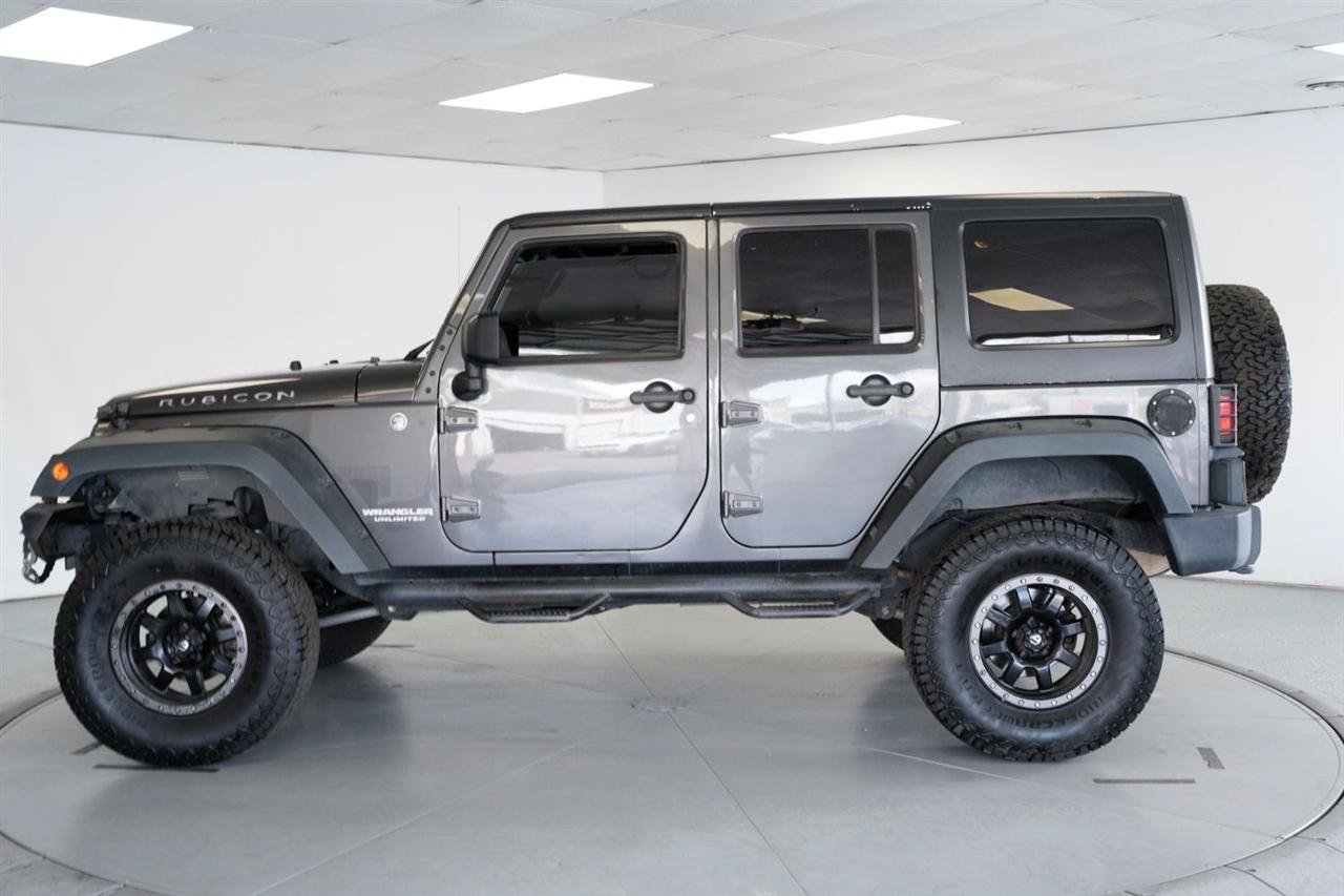 Used 2014 Jeep Wrangler Unlimited Rubicon w/ Connectivity Group AWD/4WD image 4
