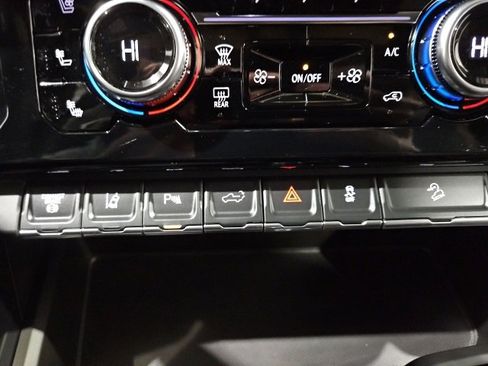 Certified 2024 GMC Sierra 2500 AT4 w/ AT4 Premium Plus Package image 37