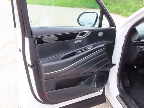 Used 2025 Genesis GV80 2.5T Standard AWD/4WD image 24