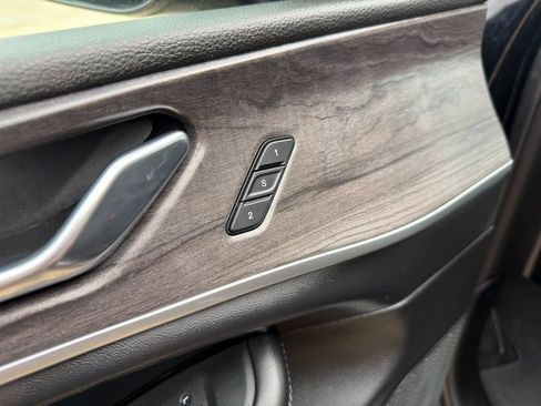 Used 2024 Jeep Grand Cherokee L Limited w/ Luxury Tech Group II image 22