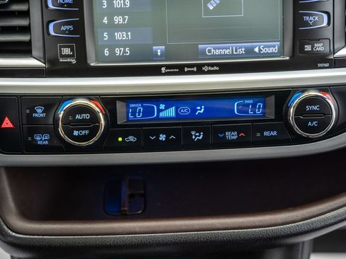 Used 2016 Toyota Highlander Limited Platinum AWD/4WD image 24