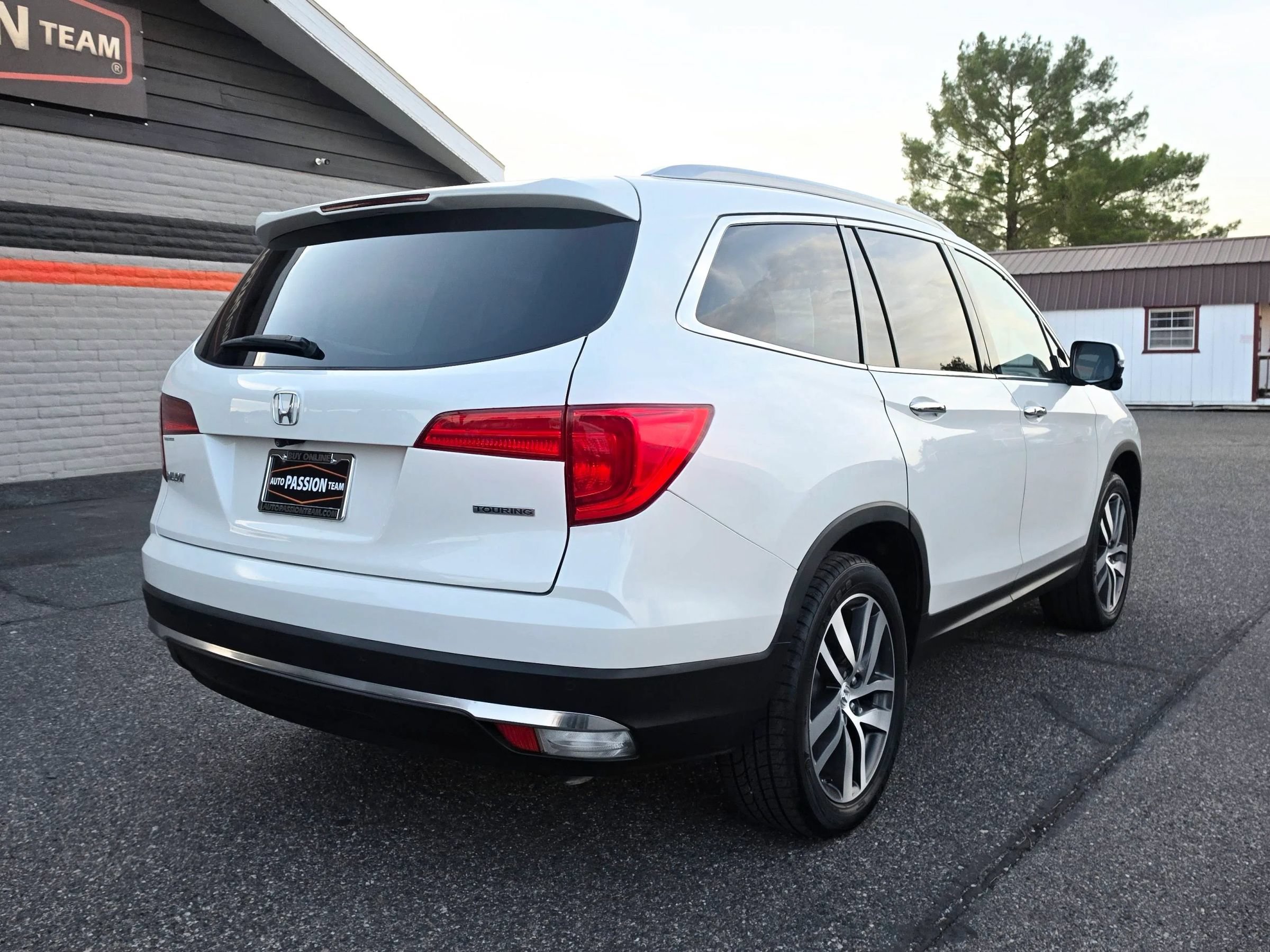 Used 2018 Honda Pilot Touring image 5