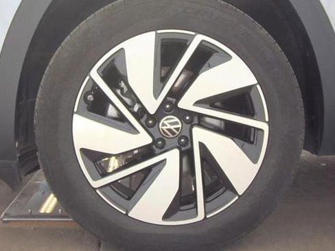 Used 2025 Volkswagen Atlas SEL image 3