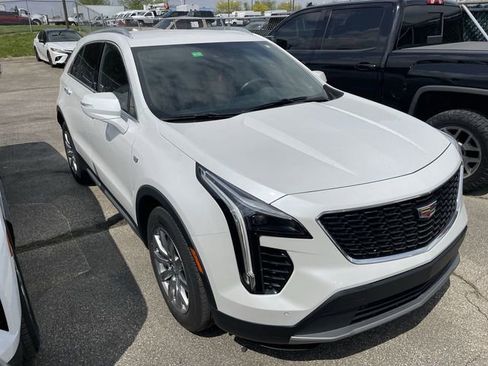 Used 2023 Cadillac XT4 Premium Luxury w/ Technology Package FWD image 12