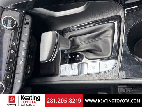 Used 2024 Hyundai Elantra Limited image 19