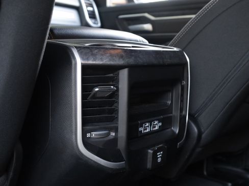 Used 2021 RAM 1500 Big Horn AWD/4WD image 14