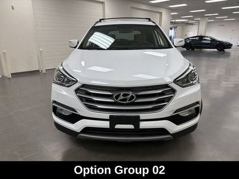 Used 2018 Hyundai Santa Fe Sport FWD image 2