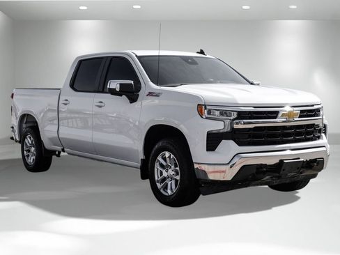 Used 2022 Chevrolet Silverado 1500 LT w/ Z71 Off-Road Package image 5
