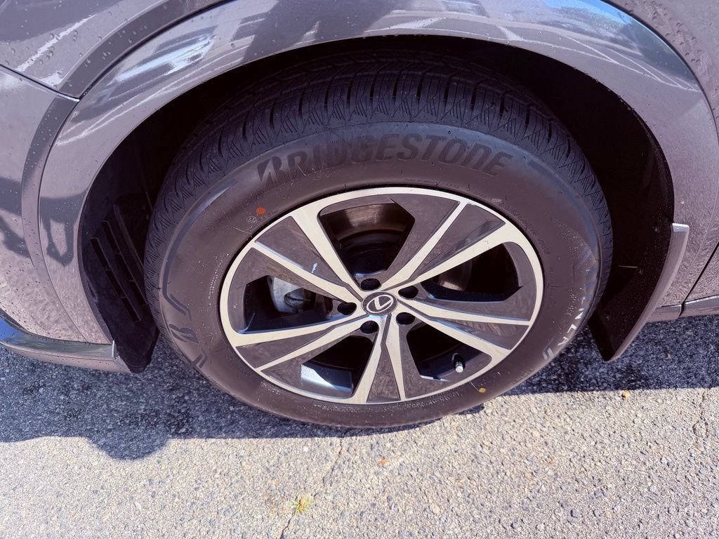 Used 2025 Lexus RX 350 Premium w/ Accessory Package FWD image 16