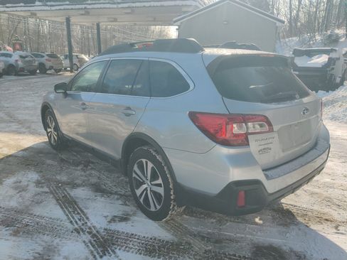 Used 2018 Subaru Outback 2.5i Limited image 4