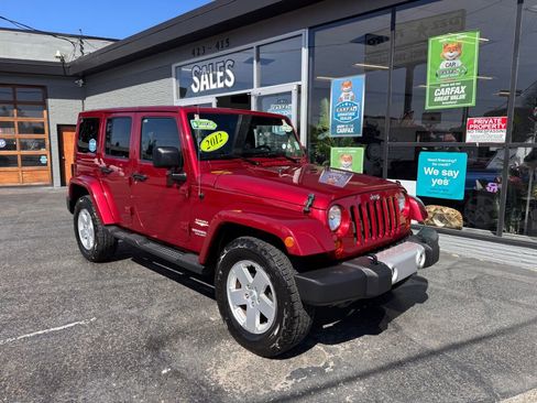 Used 2012 Jeep Wrangler Unlimited Sahara w/ Connectivity Group AWD/4WD image 4