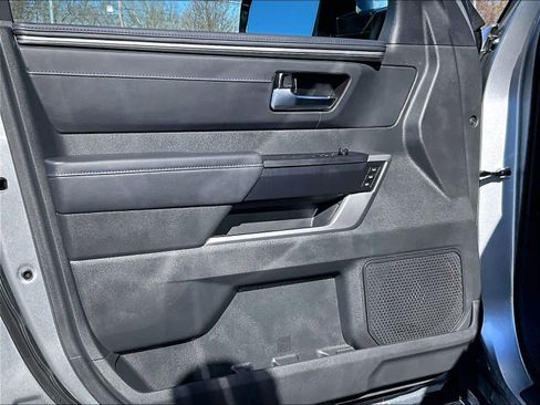 Used 2025 Toyota Sequoia Platinum image 9