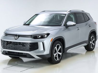 New 2025 Volkswagen Tiguan SE