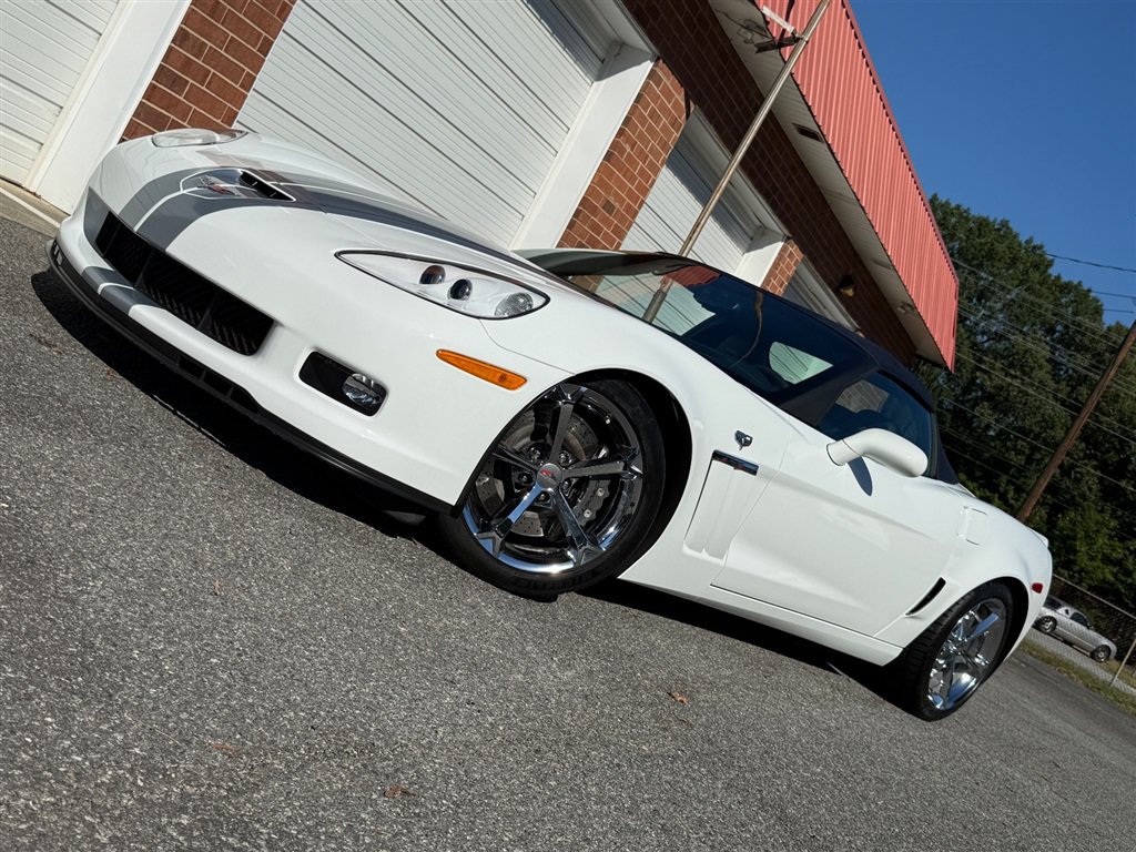 Used 2013 Chevrolet Corvette Grand Sport w/ 4LT Preferred Equipment Group RWD image 4