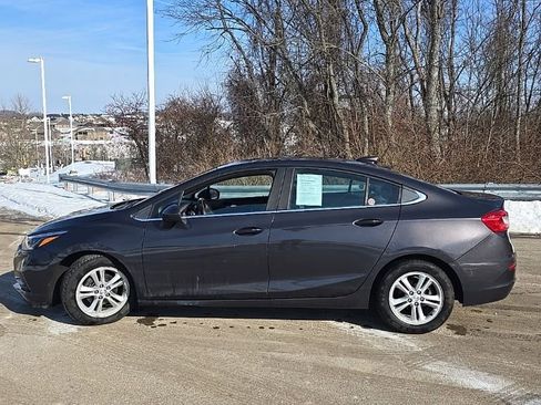 Used 2017 Chevrolet Cruze LT w/ Sun And Sound Package image 3