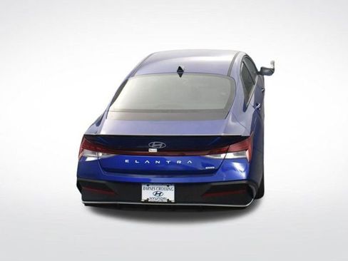 Used 2025 Hyundai Elantra SEL image 26