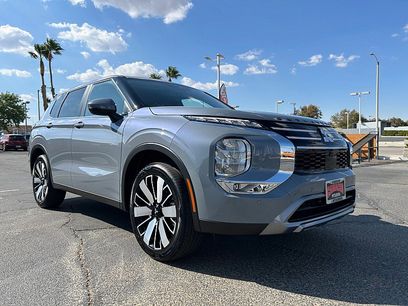 New 2025 Mitsubishi Outlander SE