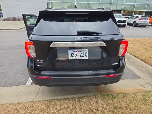 Certified 2020 Ford Explorer XLT image 4