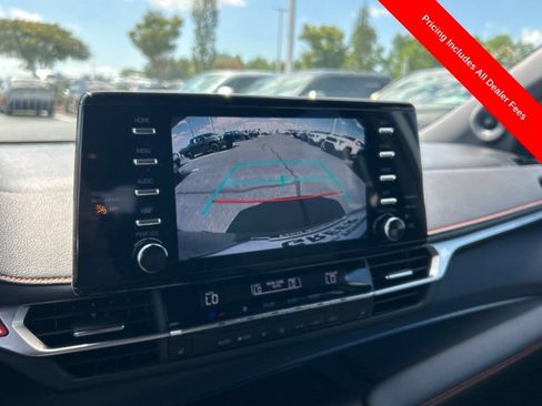 Used 2024 Toyota Sienna XSE w/ XSE Plus Package FWD image 14