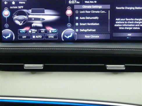 Used 2025 Genesis Electrified GV70 Advanced w/ Prestige Package image 18