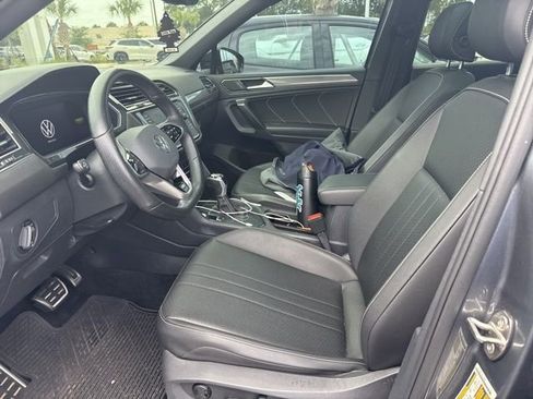 Used 2023 Volkswagen Tiguan SE R-Line image 15