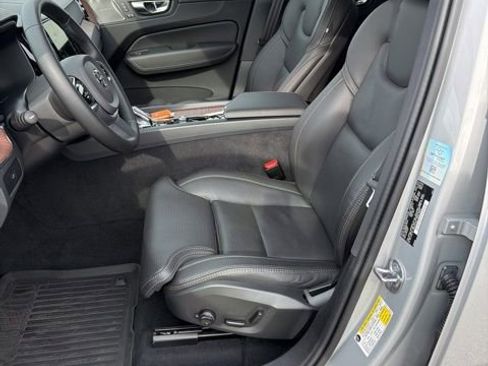 Used 2024 Volvo XC60 B5 Ultimate image 5