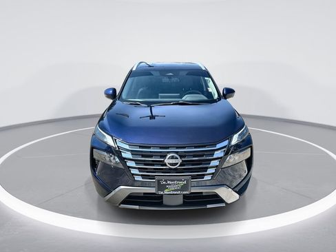 Used 2024 Nissan Rogue SL FWD image 3