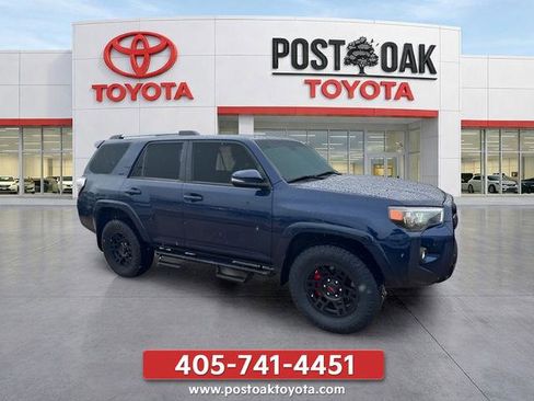 Used 2023 Toyota 4Runner SR5 Premium w/ Moonroof Package AWD/4WD image 11