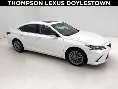 Used 2025 Lexus ES 300h w/ Luxury Package