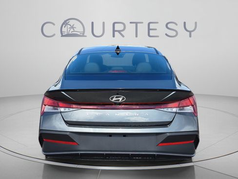 New 2026 Hyundai Elantra SEL Sport FWD image 4