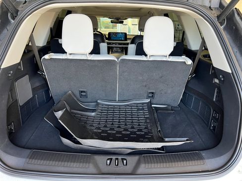 Used 2025 Lincoln Aviator AWD w/ Jet Appearance Package image 27