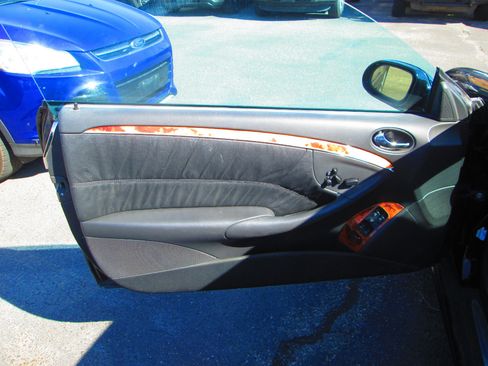 Used 2005 Mercedes-Benz CLK 500 Cabriolet image 10