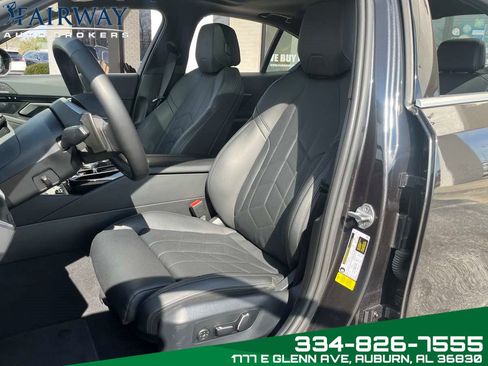 Used 2024 BMW 530i w/ Premium Package RWD image 10