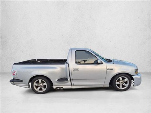 Used 2002 Ford F150 Lightning RWD image 4