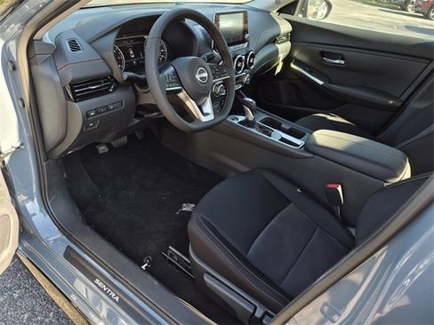 New 2025 Nissan Sentra SR w/ Midnight Edition image 8