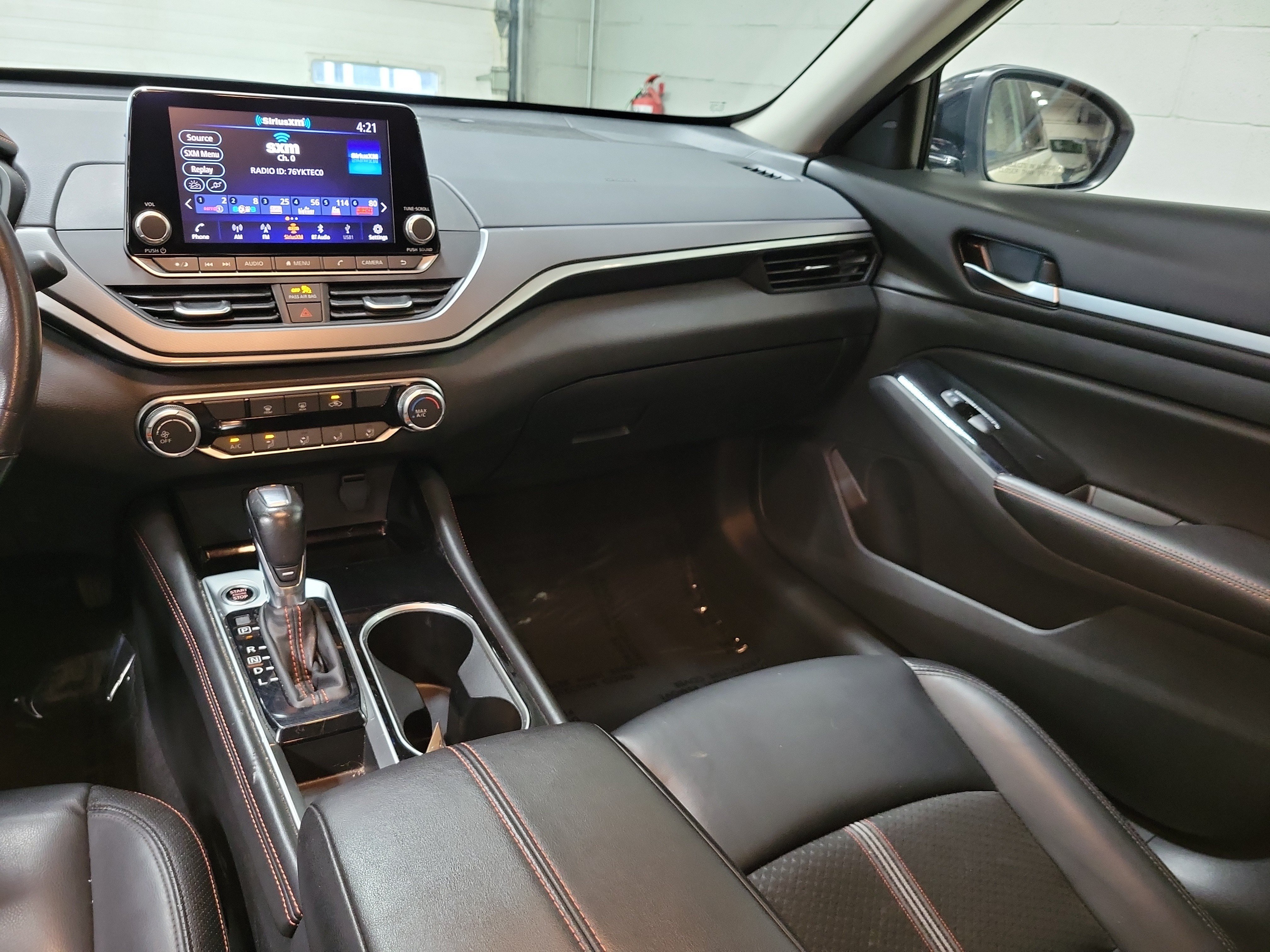Used 2024 Nissan Altima 2.5 SR FWD image 14