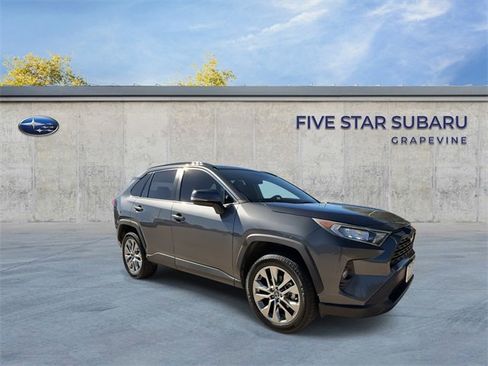 Used 2021 Toyota RAV4 XLE Premium image 2