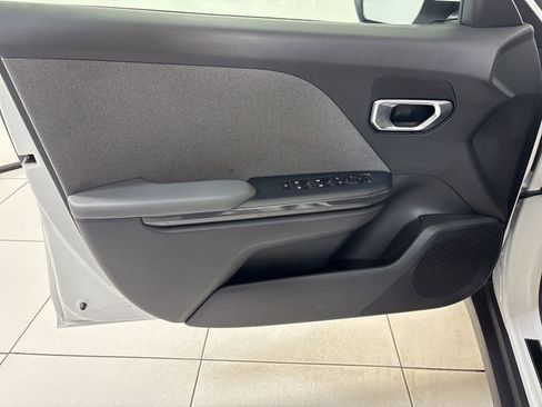 Used 2025 Kia K4 EX image 15