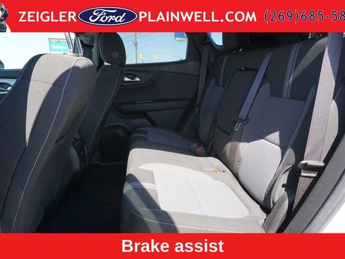 Used 2023 Chevrolet Blazer LT w/ Convenience Package FWD image 12