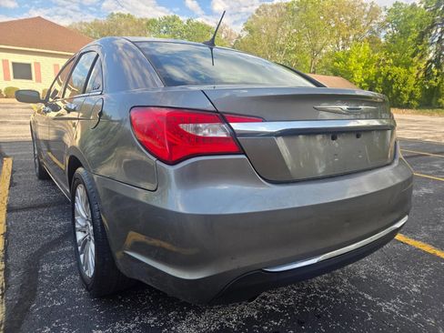 Used 2013 Chrysler 200 Limited FWD image 7