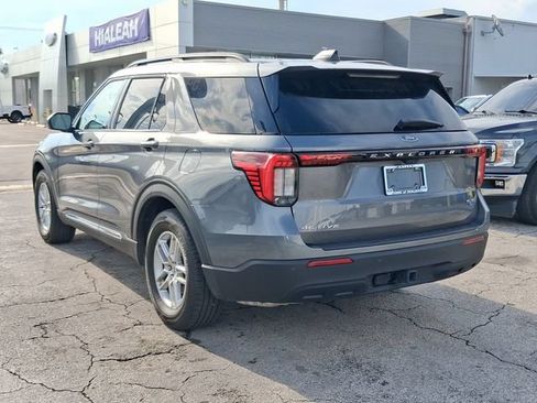 Used 2025 Ford Explorer Active RWD image 3