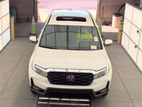 Used 2023 Honda Passport EX-L image 2