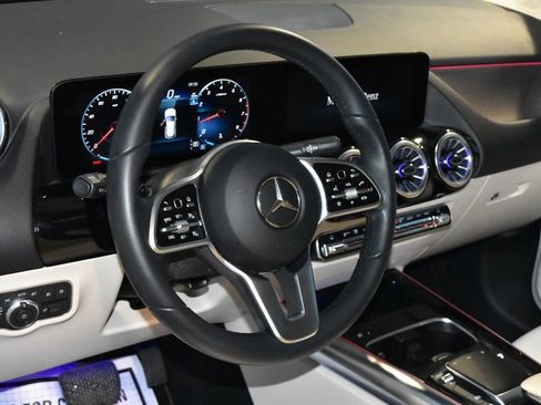 Used 2023 Mercedes-Benz GLA 250 image 2