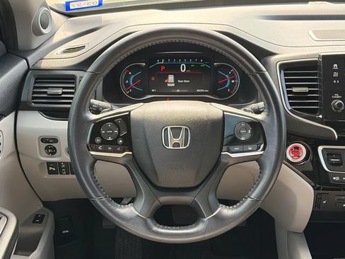 Used 2020 Honda Pilot Touring image 17