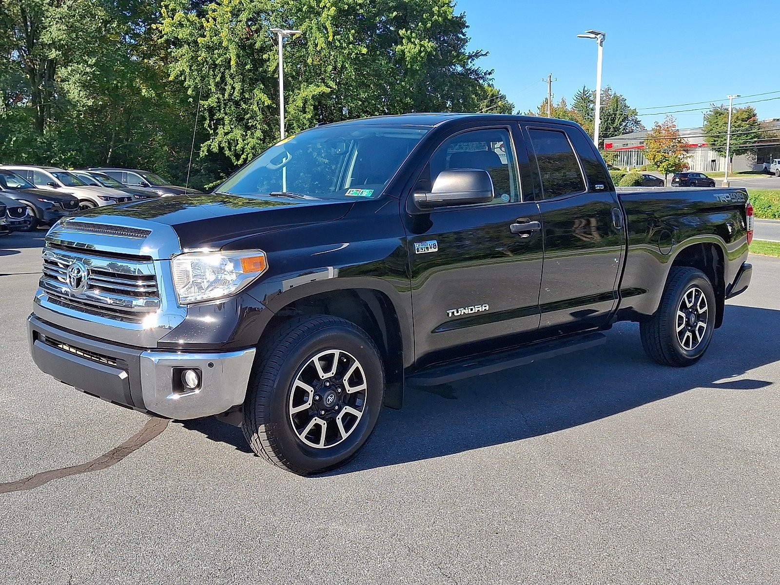 Used 2017 Toyota Tundra SR5 w/ TRD Off Road Package AWD/4WD image 3