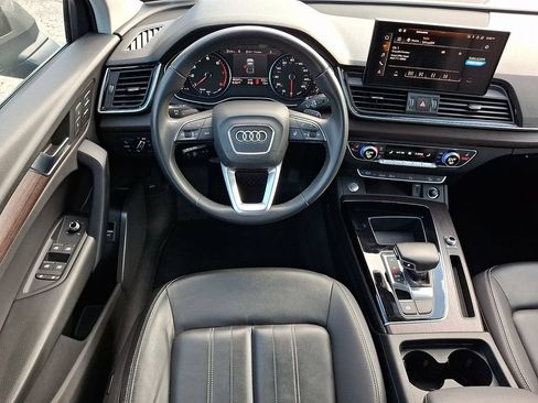 Used 2023 Audi Q5 2.0T Premium w/ Convenience Package AWD/4WD image 12