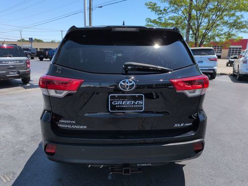 Used 2018 Toyota Highlander XLE AWD/4WD image 4
