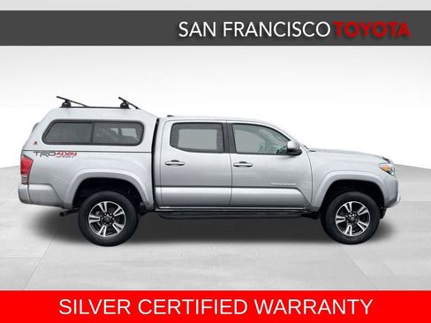 Used 2016 Toyota Tacoma TRD Sport image 6